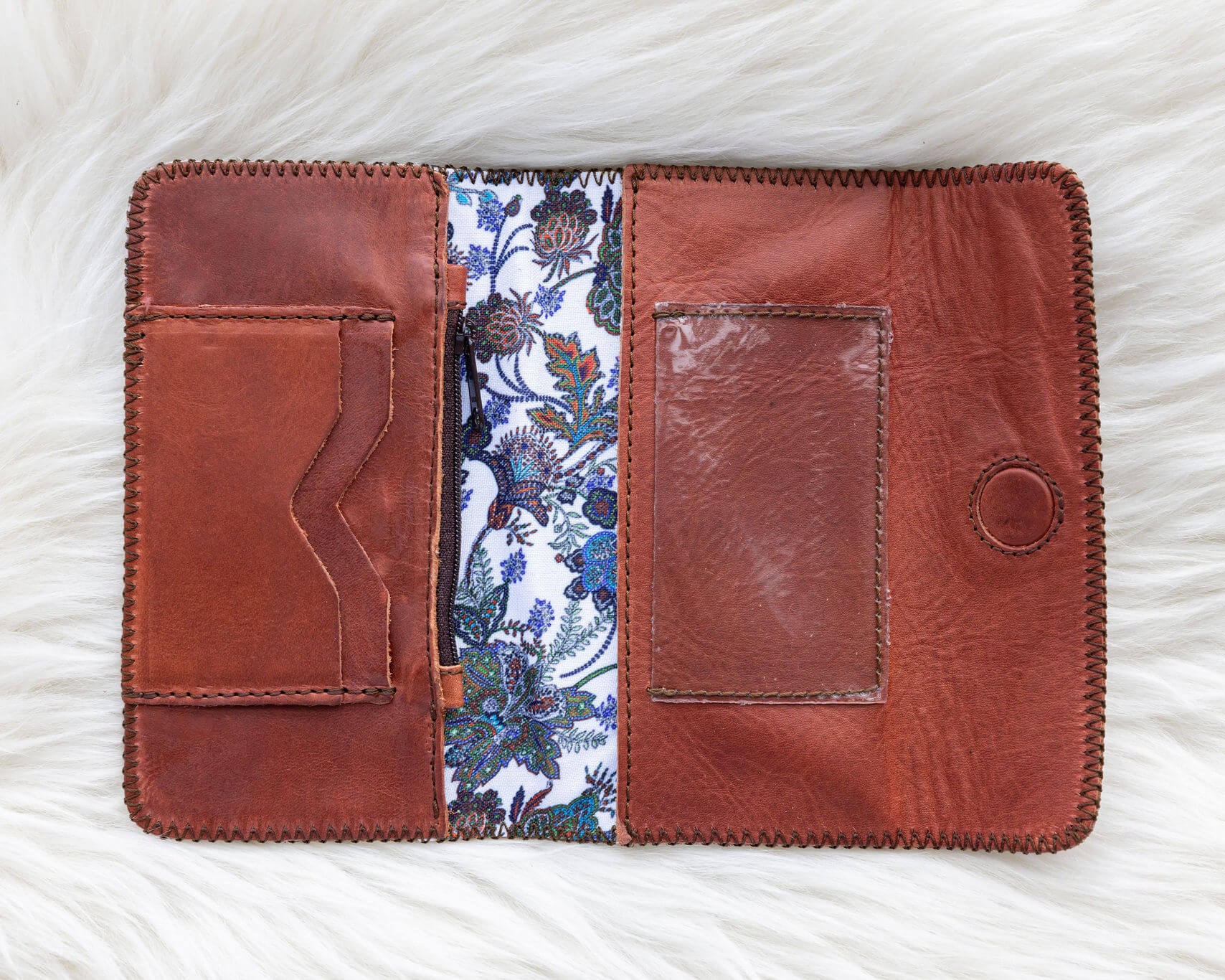 An application scenario or product detail of lyons leather company - Image 6
