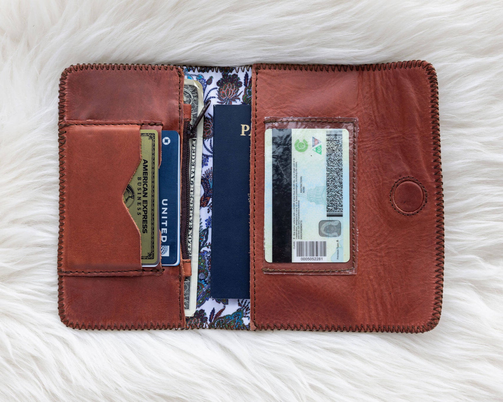 An application scenario or product detail of lyons leather company - Image 7
