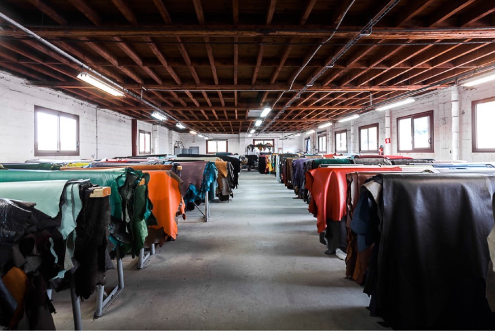 An application scenario or product detail of make leather - Image 9