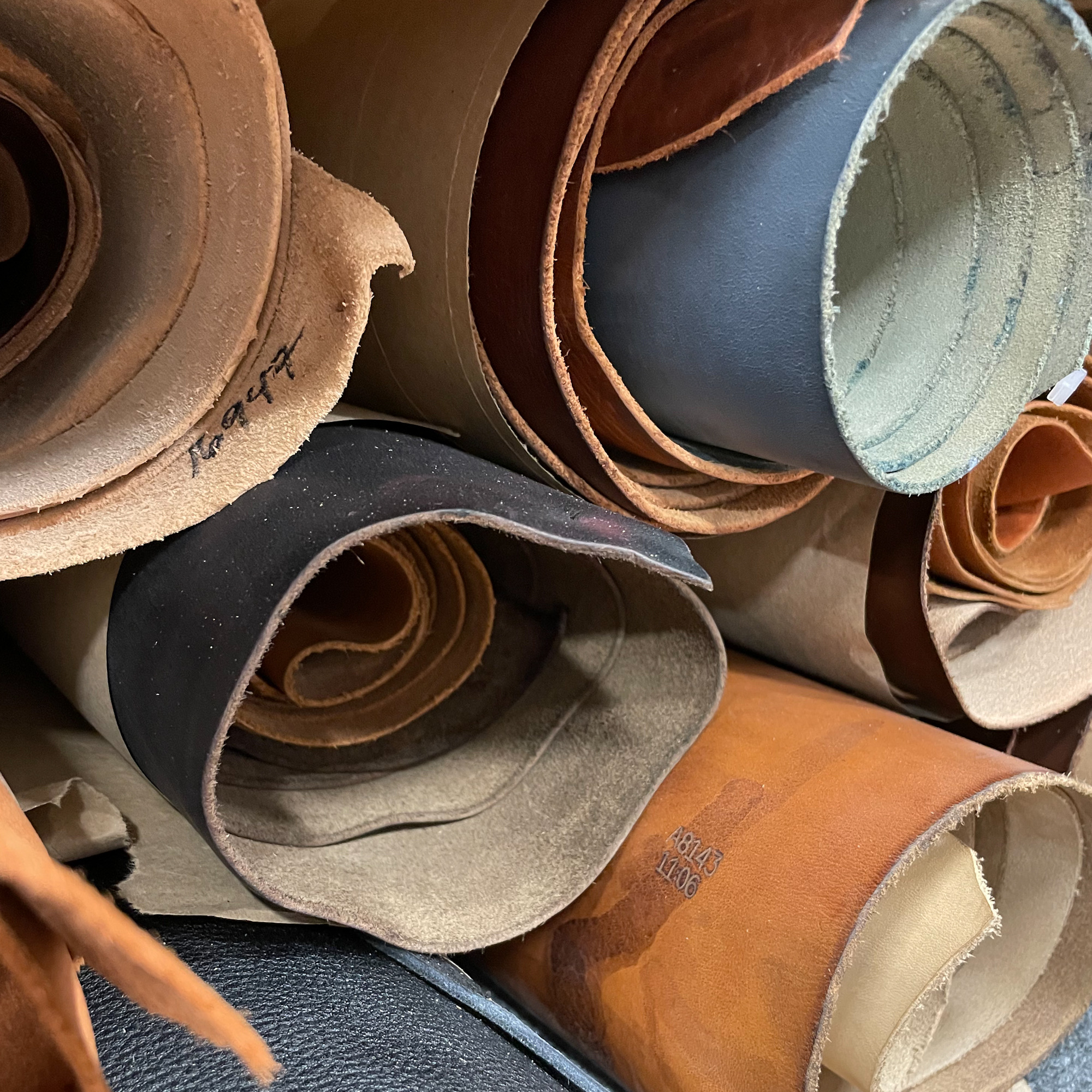 An application scenario or product detail of maverick leather company - Image 13