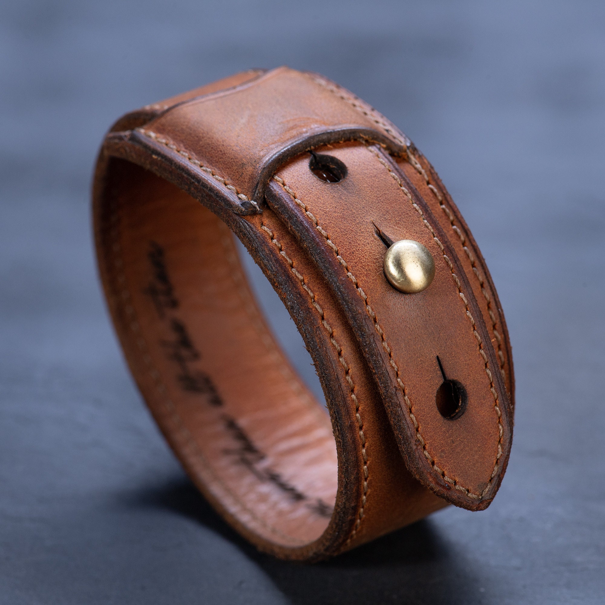 An application scenario or product detail of mens custom leather bracelets - Image 11