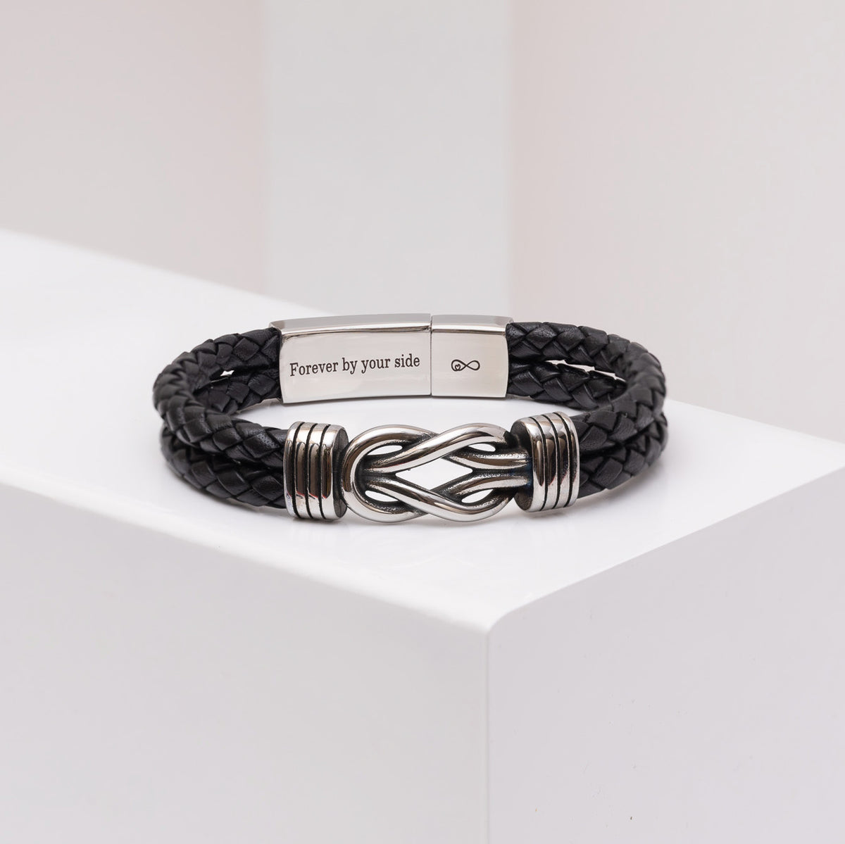 An application scenario or product detail of mens custom leather bracelets - Image 14