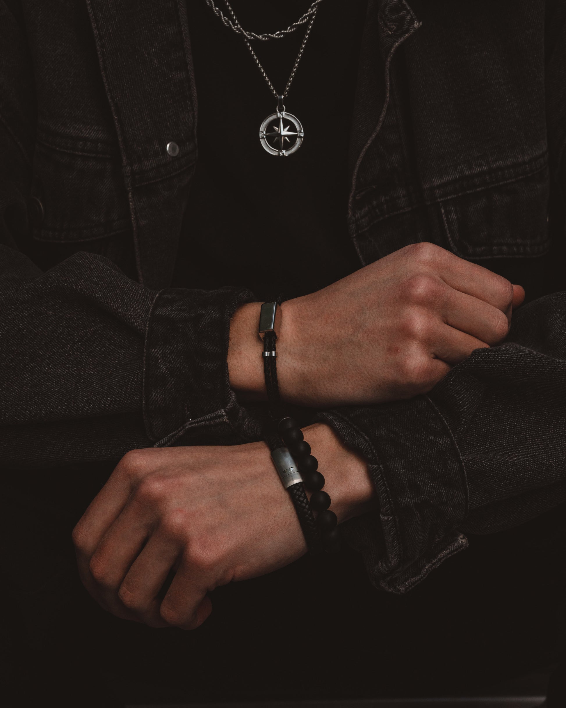 An application scenario or product detail of mens custom leather bracelets - Image 19
