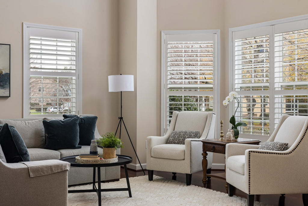 An application scenario or product detail of mixing leather and fabric furniture - Image 16