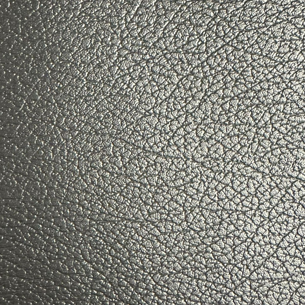 An application scenario or product detail of motorcycle seat vinyl - Image 17
