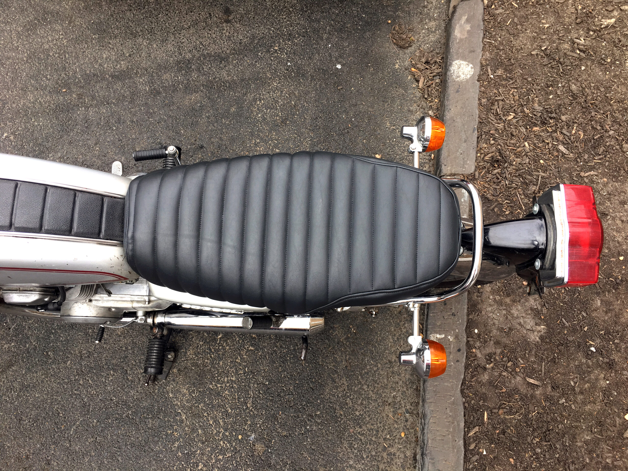 An application scenario or product detail of motorcycle seat vinyl - Image 19