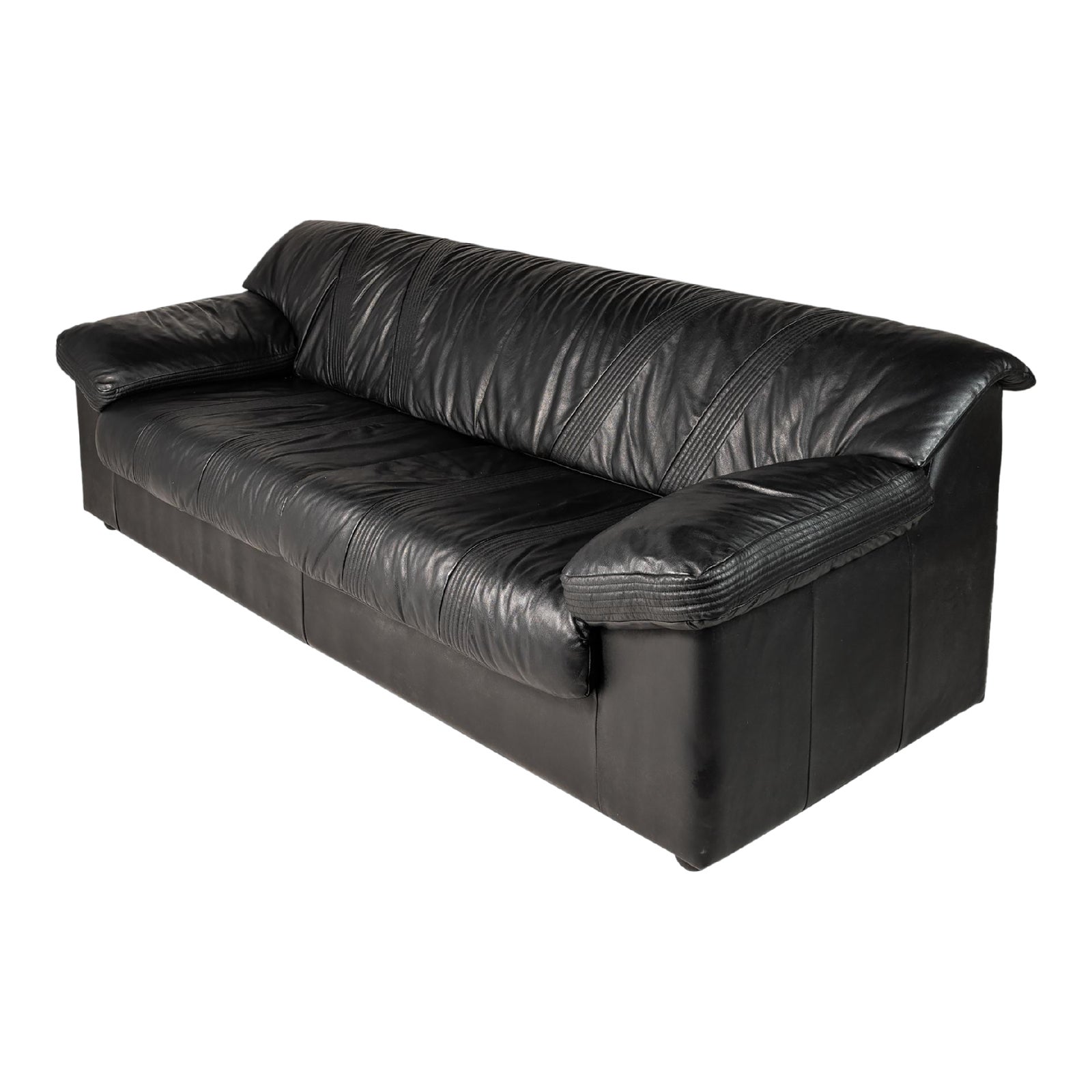 An application scenario or product detail of natuzzi leather company - Image 10