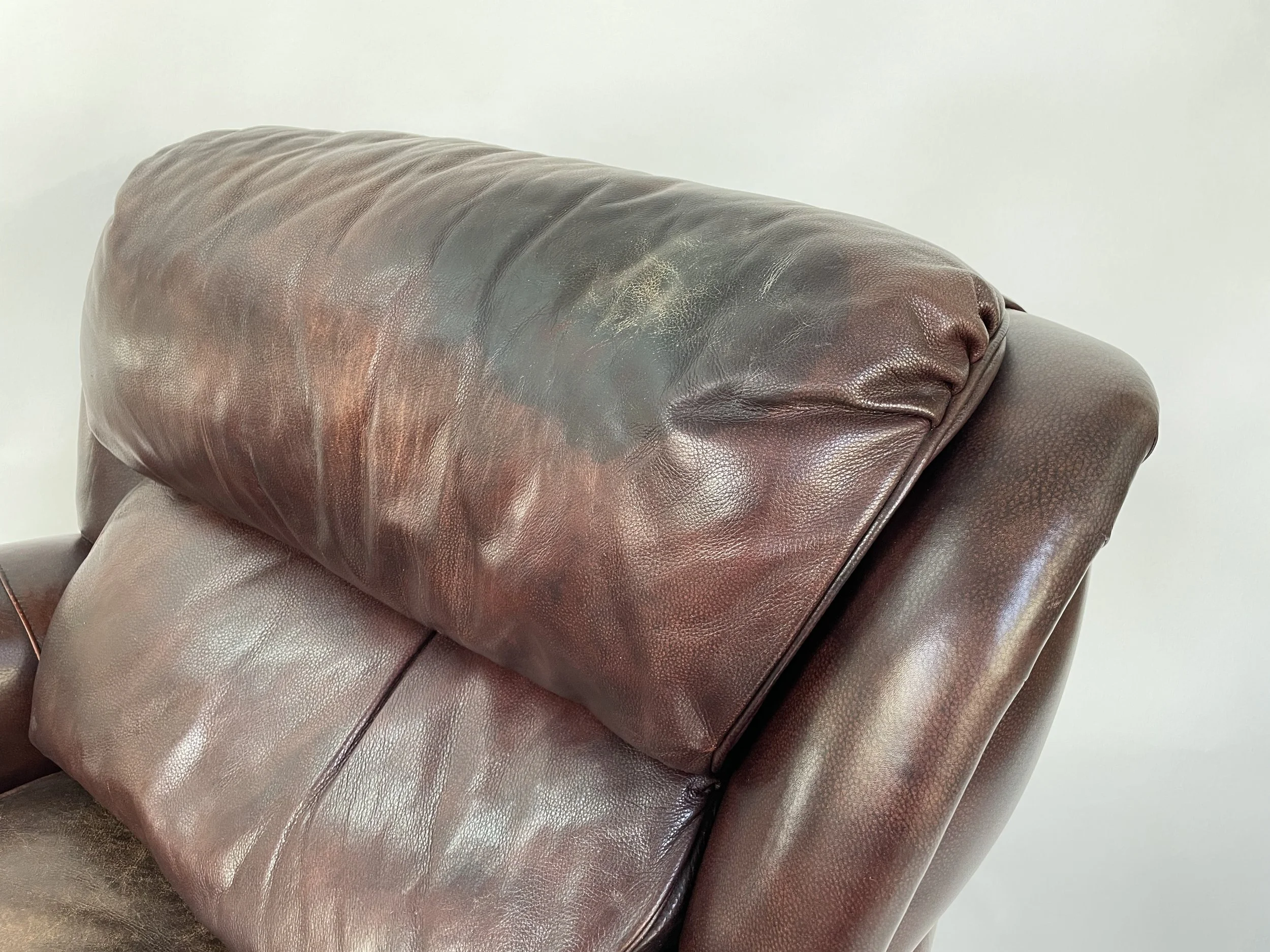 An application scenario or product detail of oil stain on leather sofa - Image 6