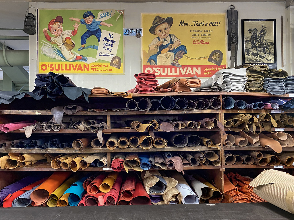 An application scenario or product detail of oregon leather company - Image 12