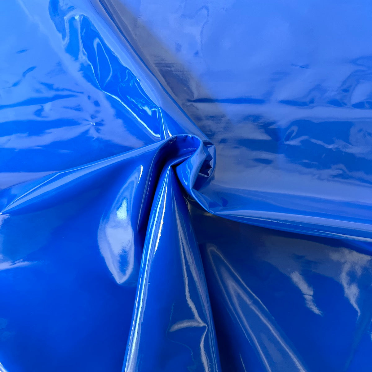 An application scenario or product detail of patent leather fabric - Image 12