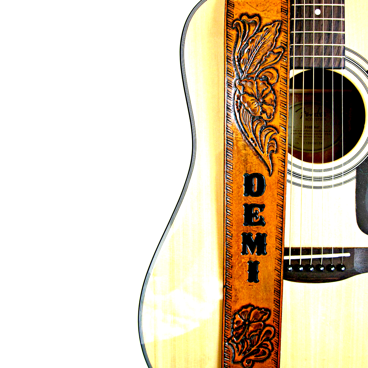 An application scenario or product detail of personalized custom leather guitar straps - Image 10