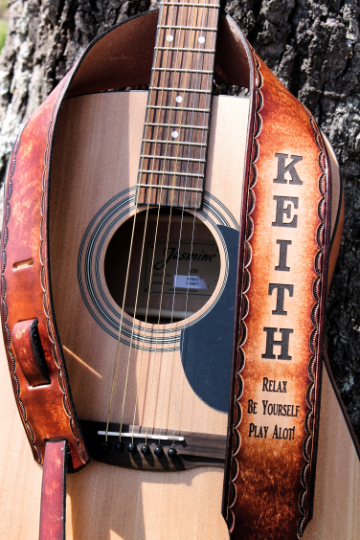 An application scenario or product detail of personalized custom leather guitar straps - Image 16