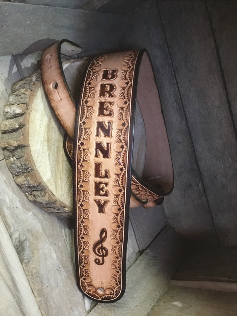 An application scenario or product detail of personalized custom leather guitar straps - Image 21