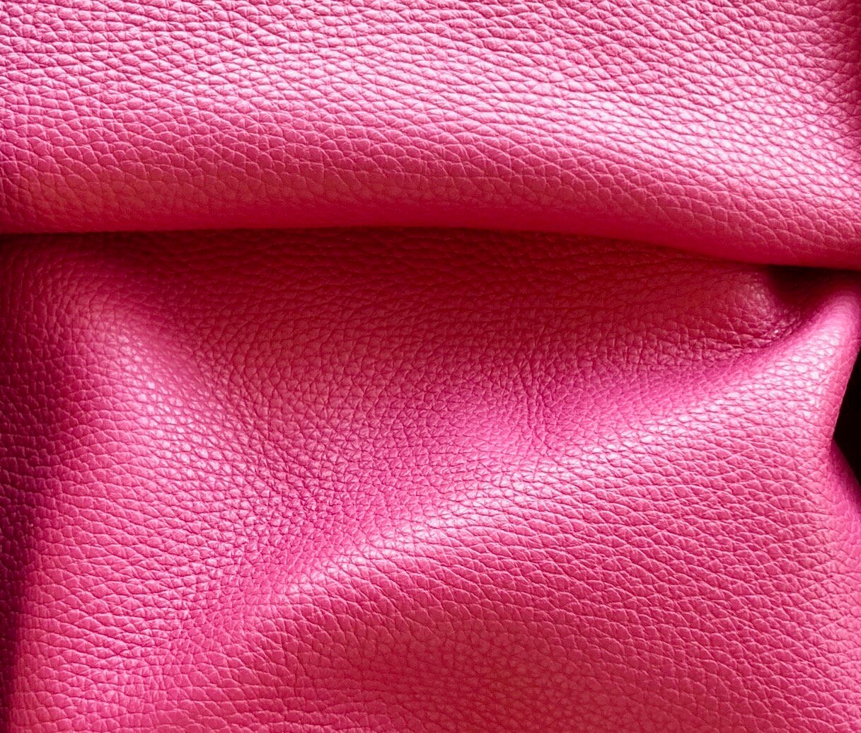 An application scenario or product detail of pink leather fabric - Image 12