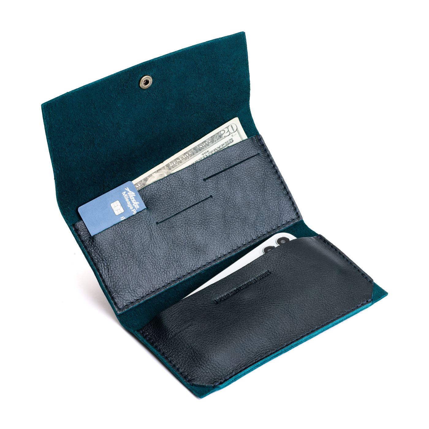An application scenario or product detail of portland leather company wallet - Image 7