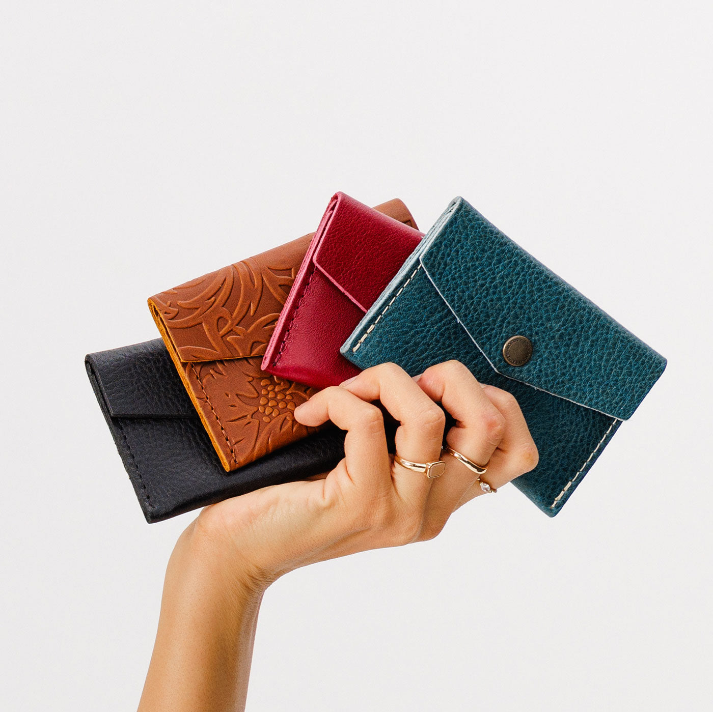 An application scenario or product detail of portland leather company wallet - Image 10