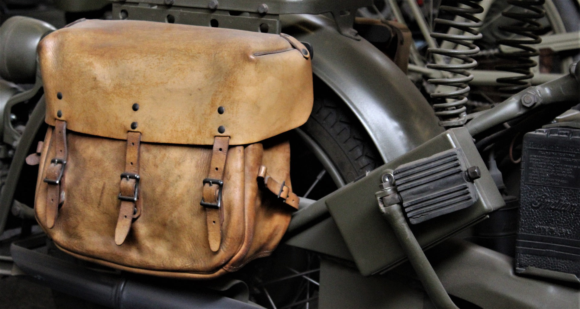 An application scenario or product detail of pu leather bag - Image 17