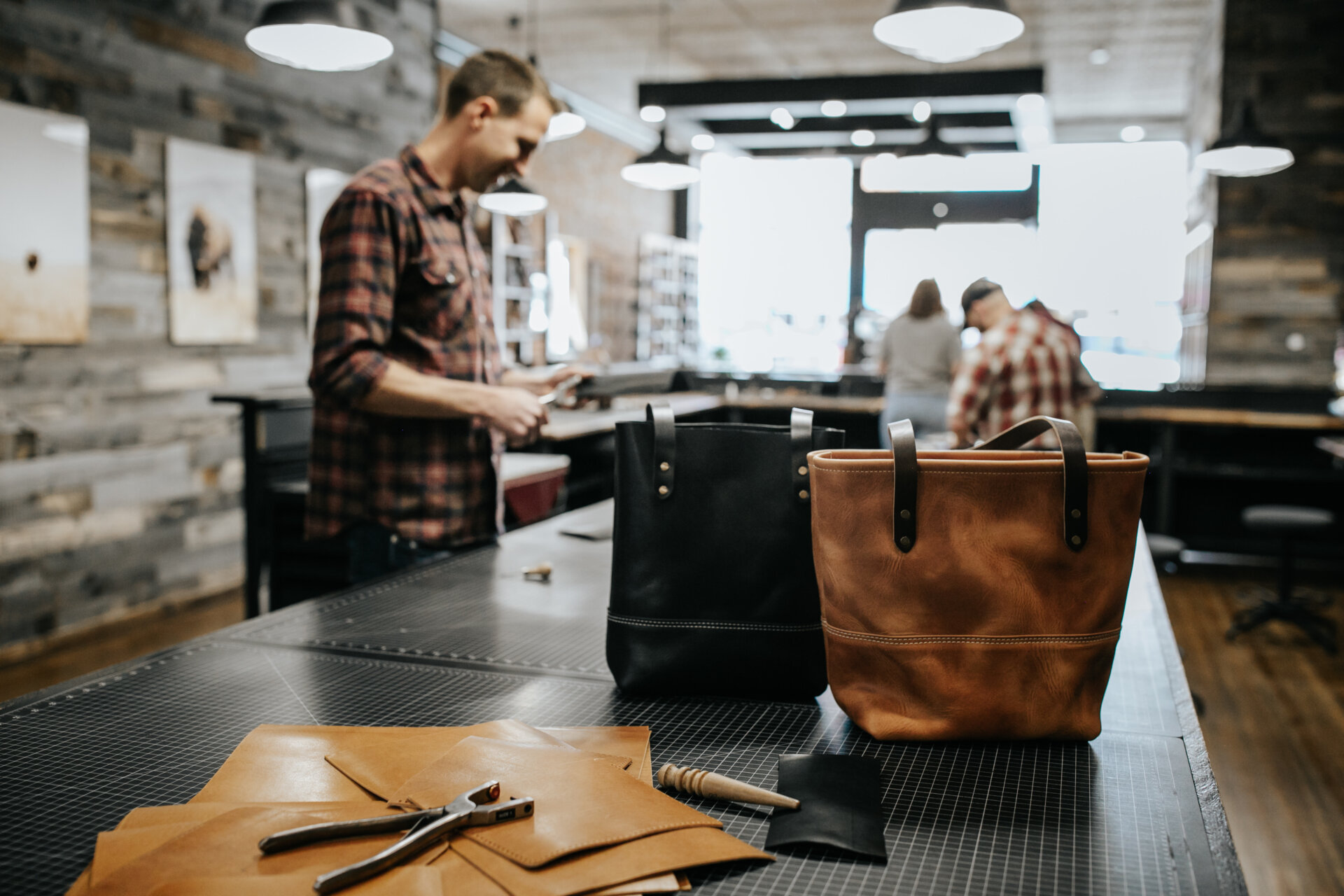 An application scenario or product detail of range leather company - Image 3