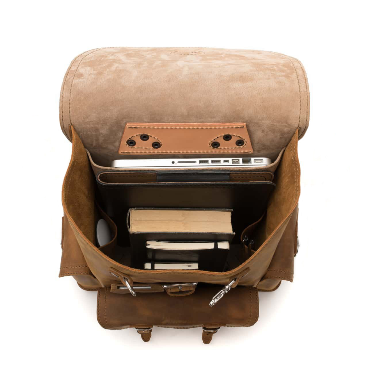 An application scenario or product detail of saddleback leather company - Image 15