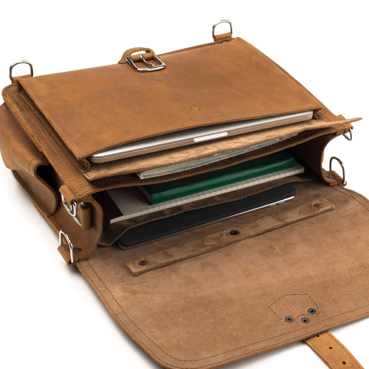 An application scenario or product detail of saddleback leather company briefcase - Image 4