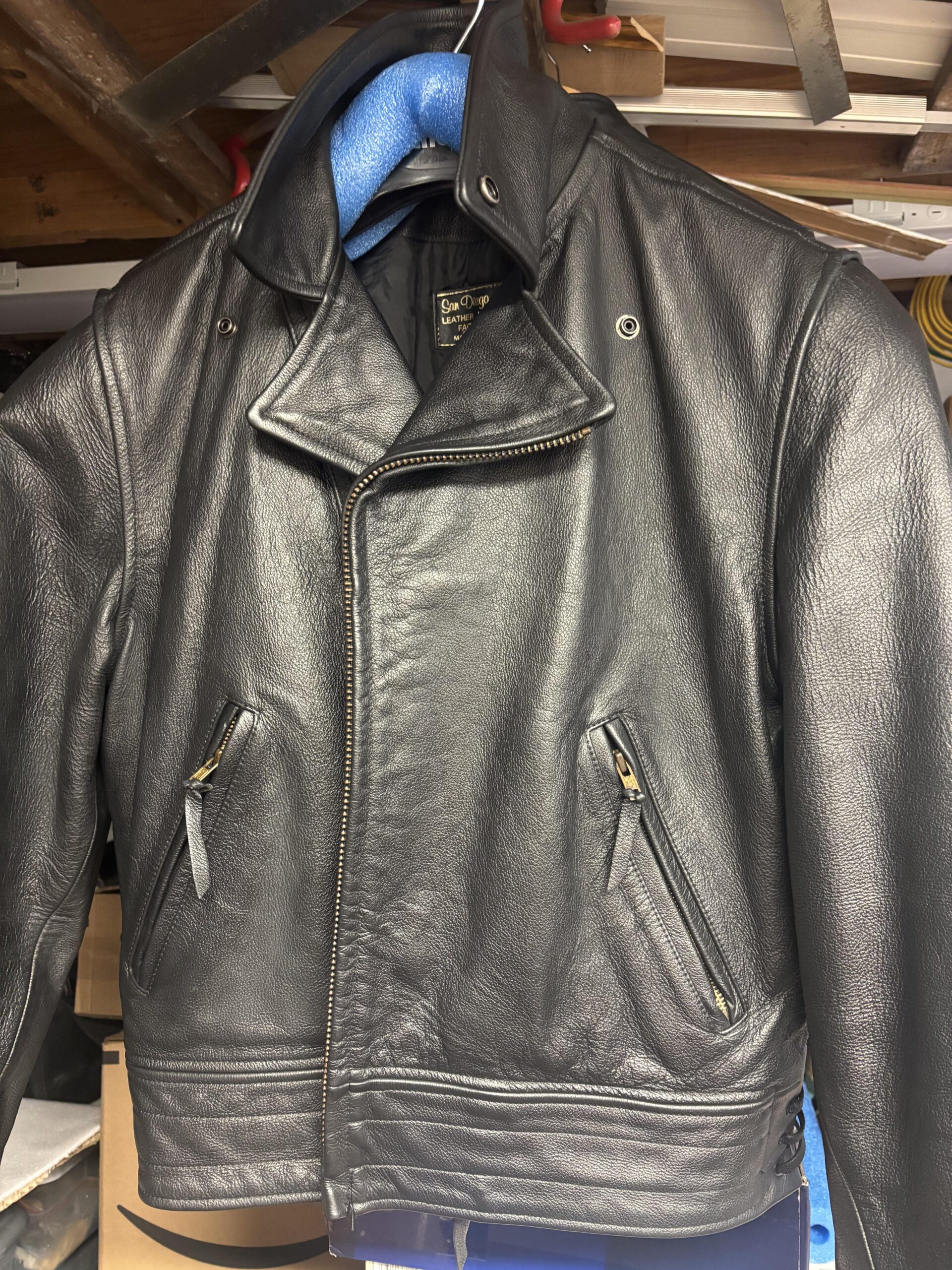An application scenario or product detail of san diego leather jacket factory - Image 5