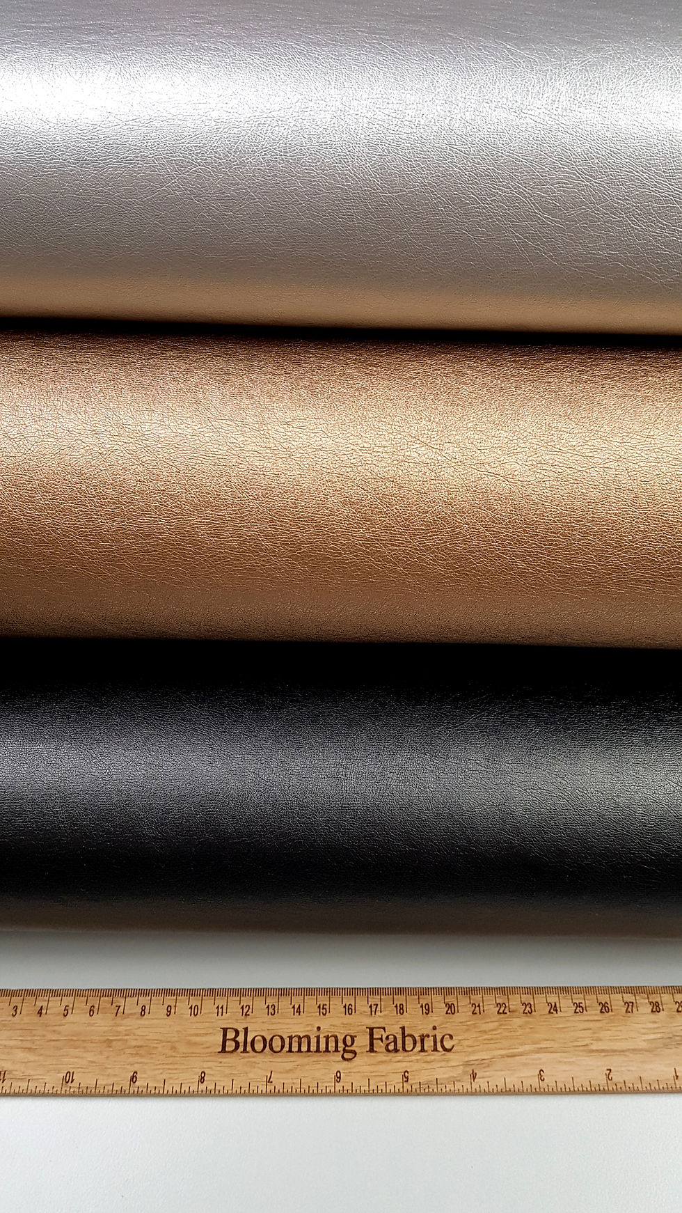 An application scenario or product detail of simulated leather fabric - Image 17