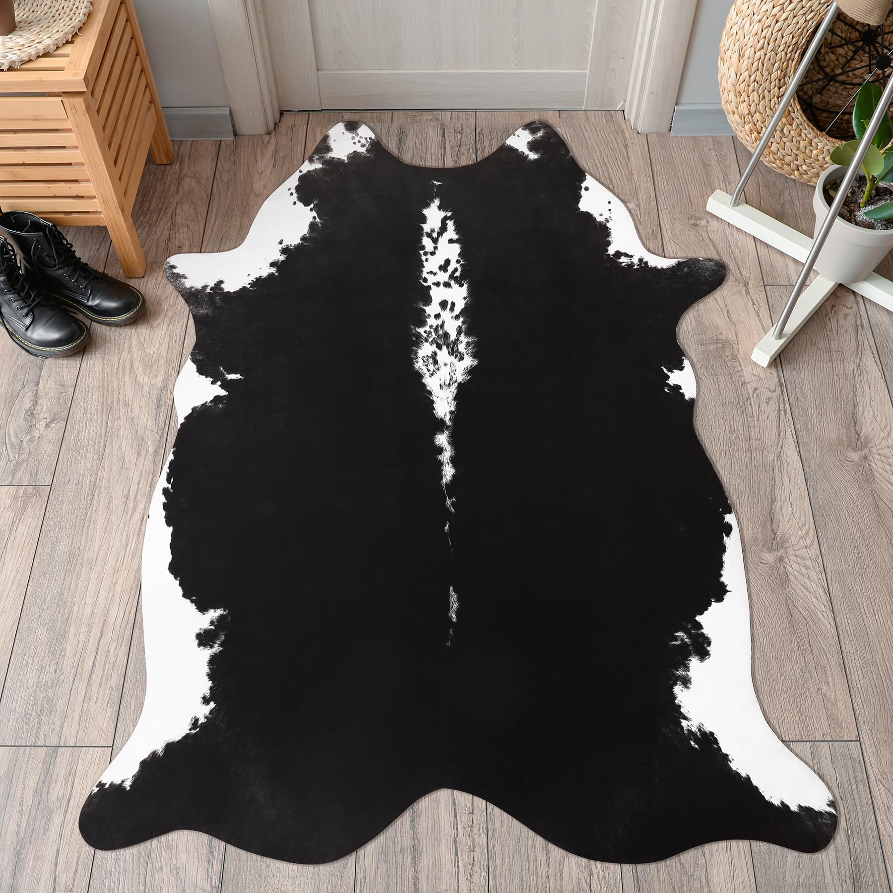 An application scenario or product detail of small cowhide rugs - Image 3