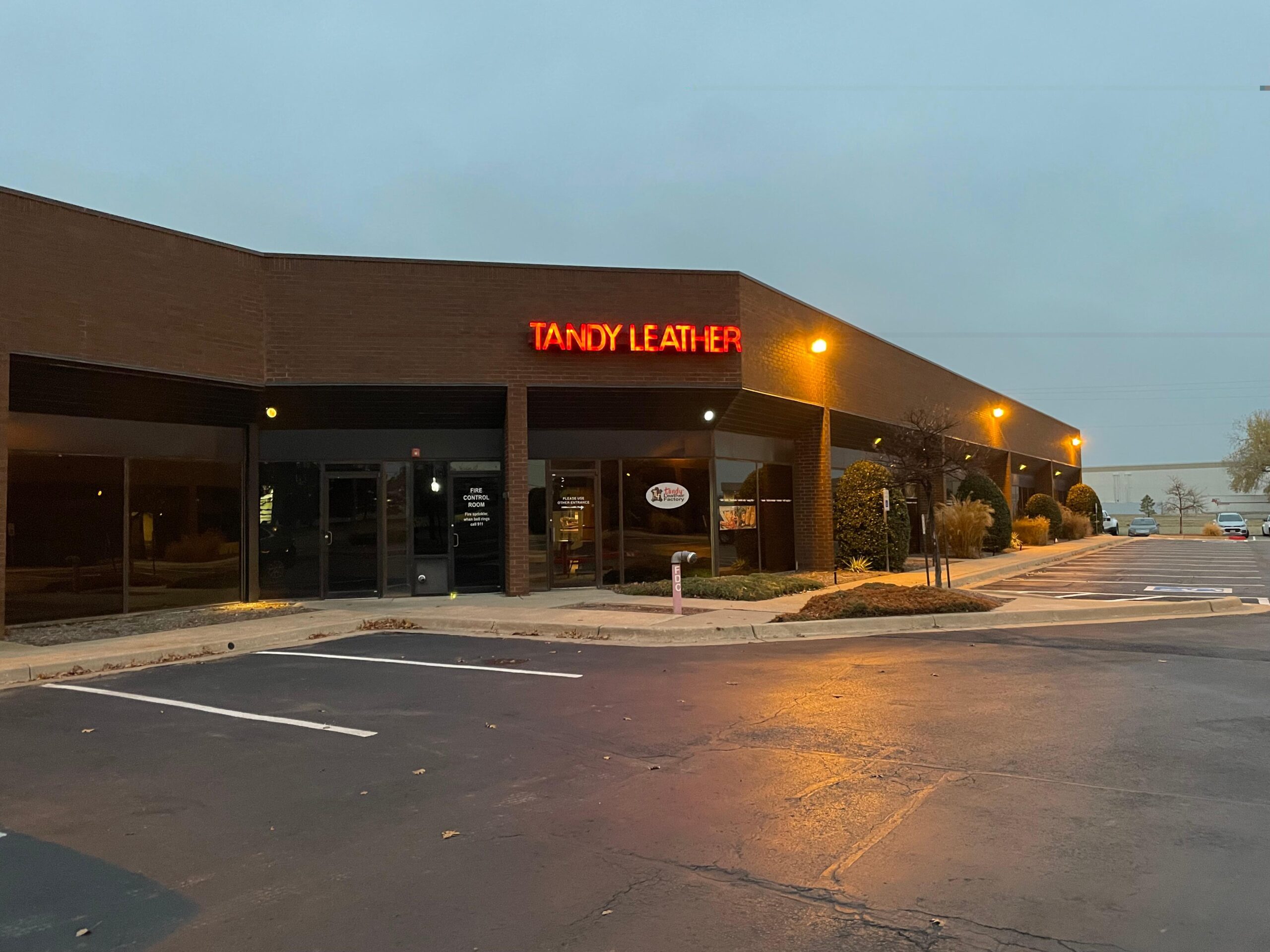 Featured image for the tandy leather factory near me guide