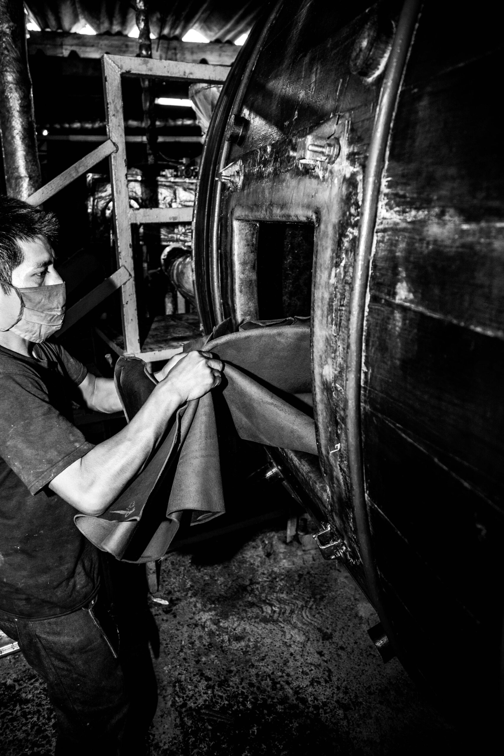 An application scenario or product detail of the leather company - Image 11