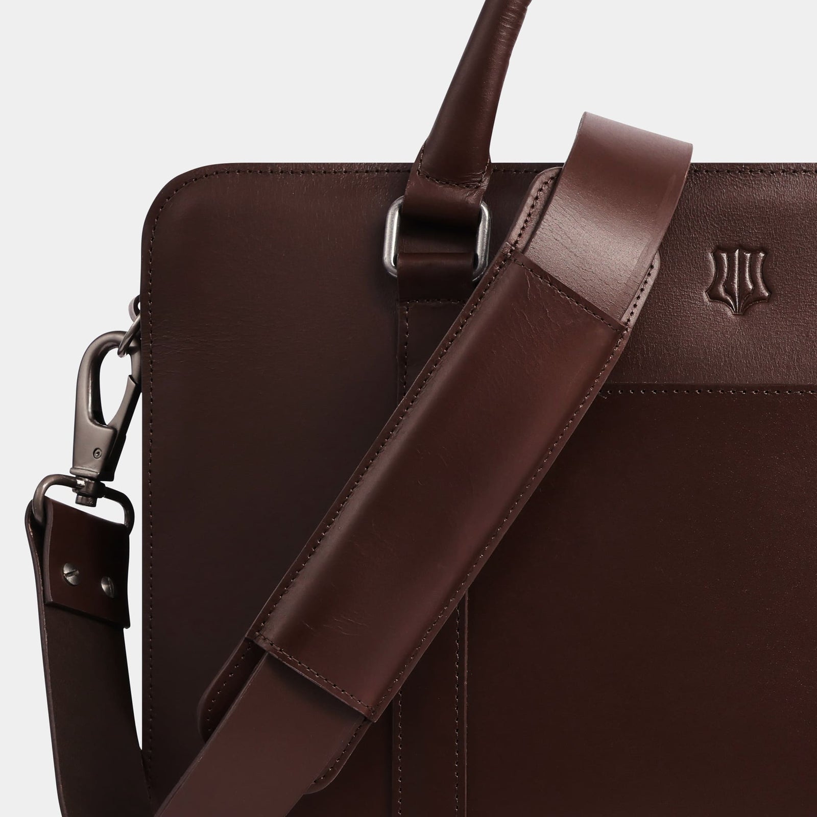 An application scenario or product detail of the real leather company reviews - Image 3