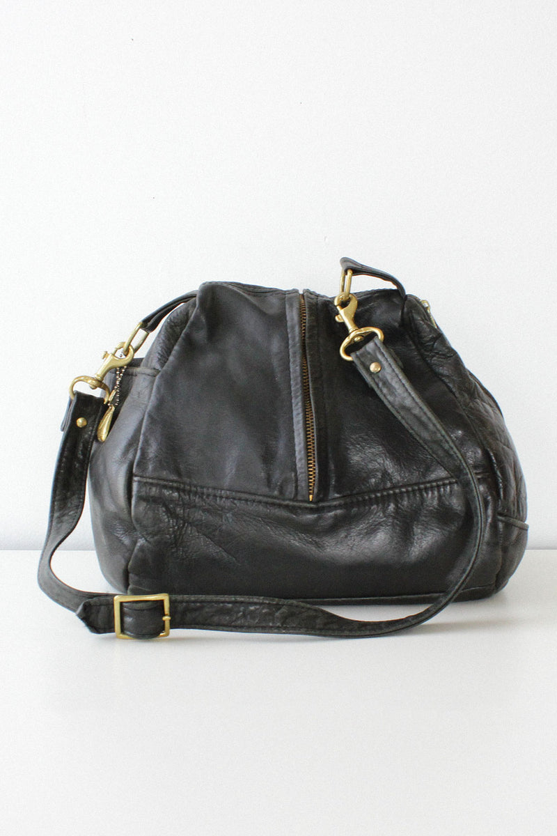 An application scenario or product detail of victoria leather company purses - Image 8