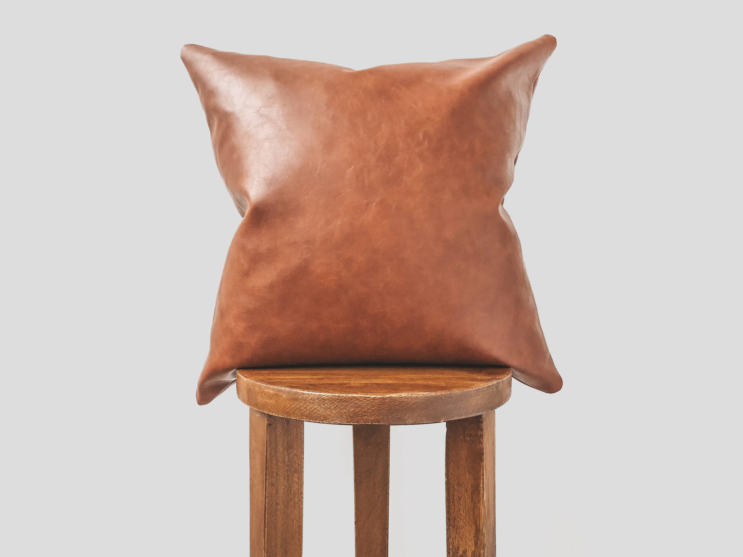 An application scenario or product detail of vigan leather - Image 15