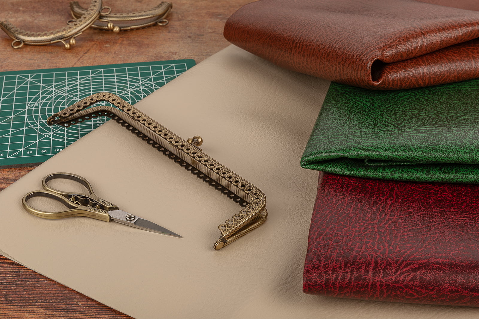 An application scenario or product detail of vinyl leatherette fabric - Image 9