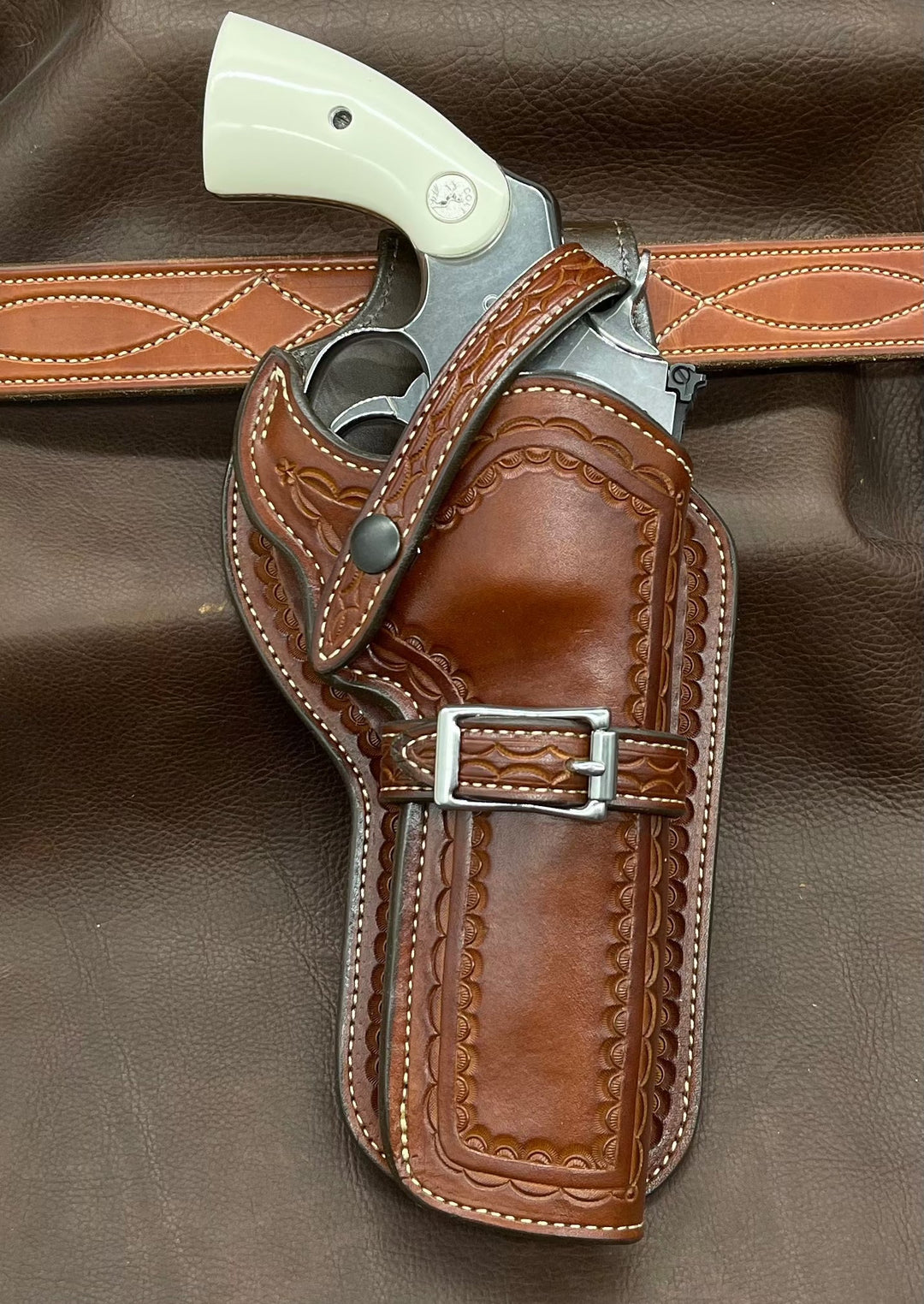 An application scenario or product detail of who makes the best leather holsters - Image 13