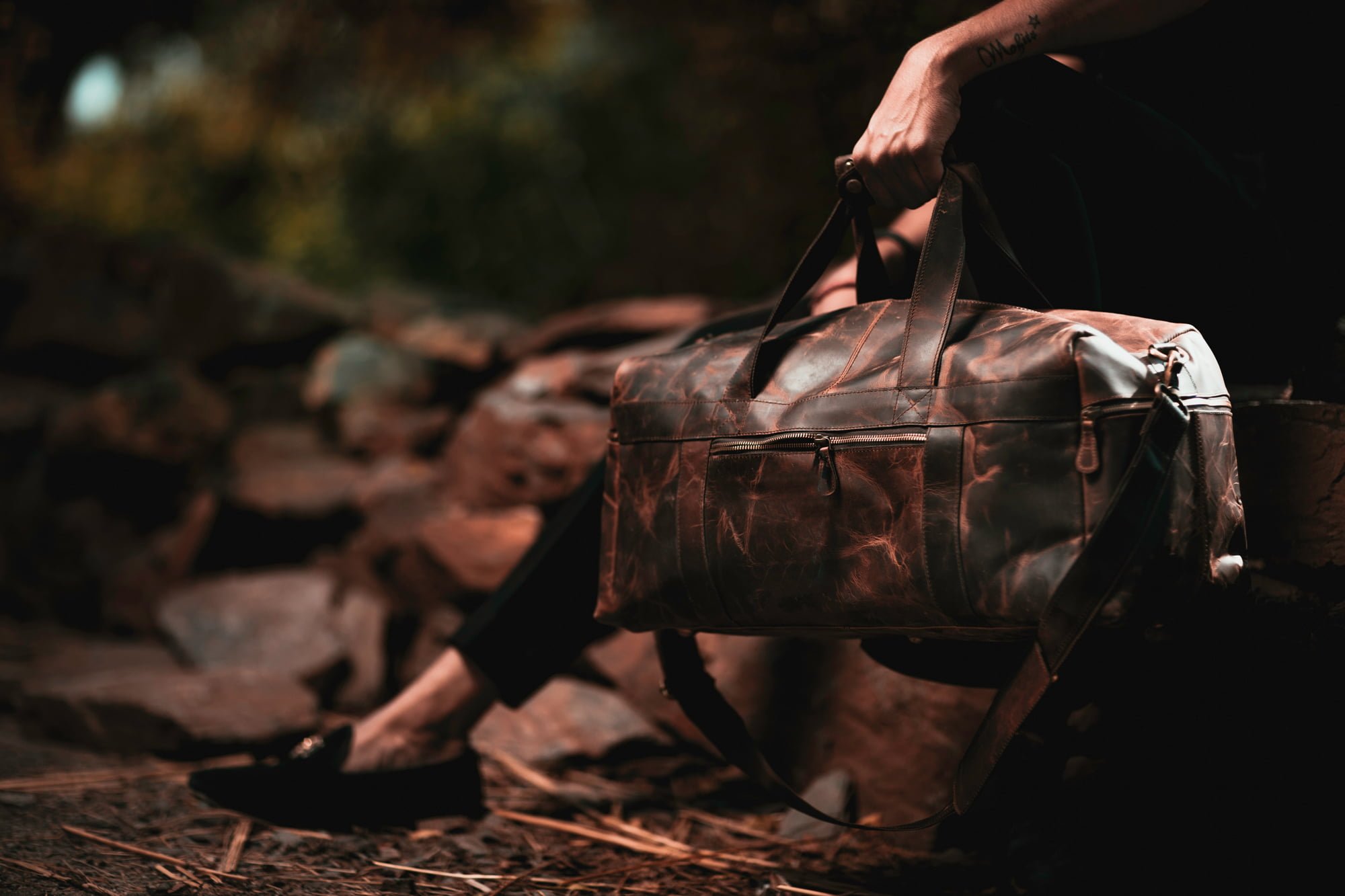 An application scenario or product detail of wholesale leather bags - Image 2