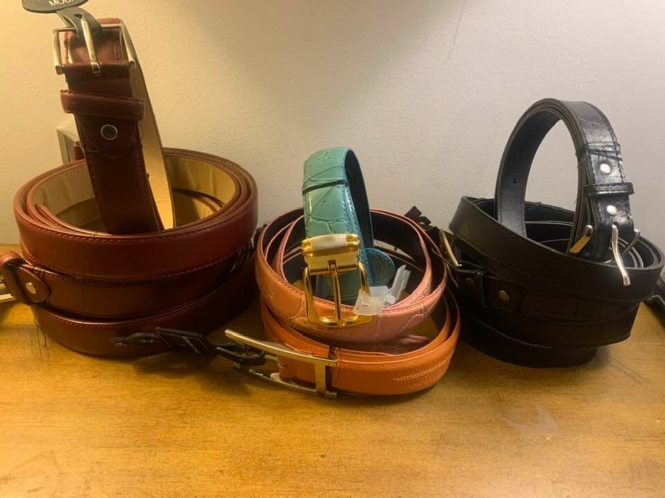 An application scenario or product detail of wholesale leather belts - Image 5