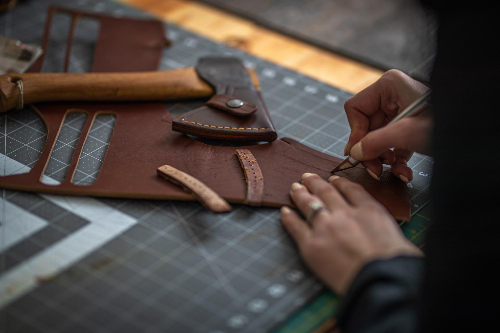 Featured image for the wholesale leather distributors guide