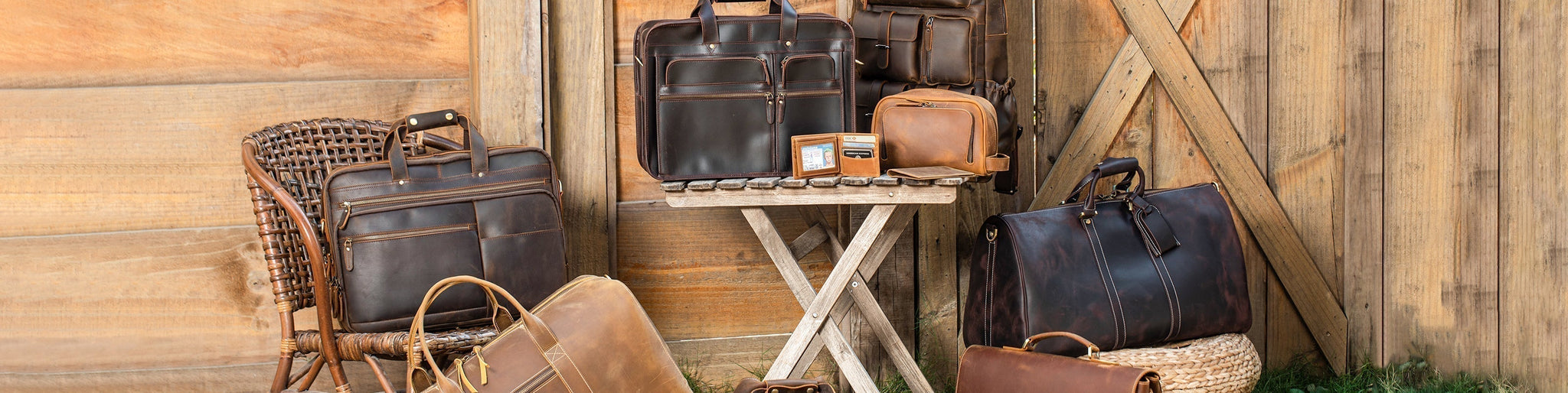 An application scenario or product detail of wholesale leather purses - Image 10
