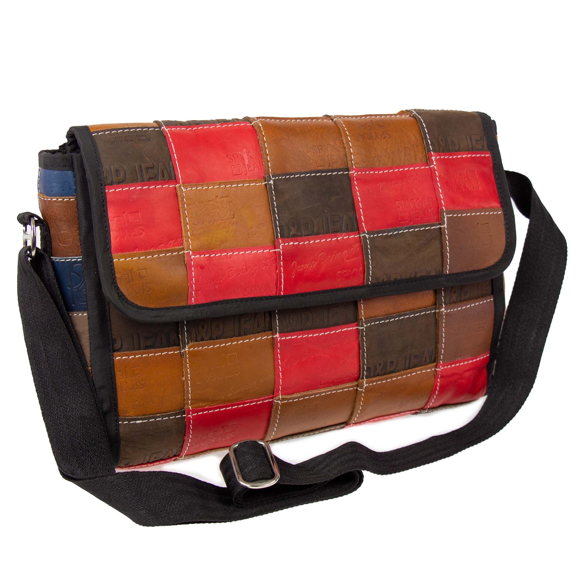 An application scenario or product detail of wholesale leather purses - Image 15