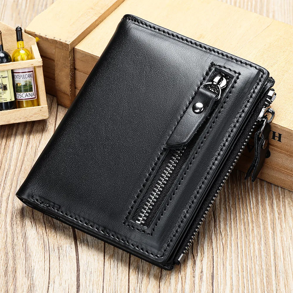 An application scenario or product detail of wholesale leather wallets - Image 9