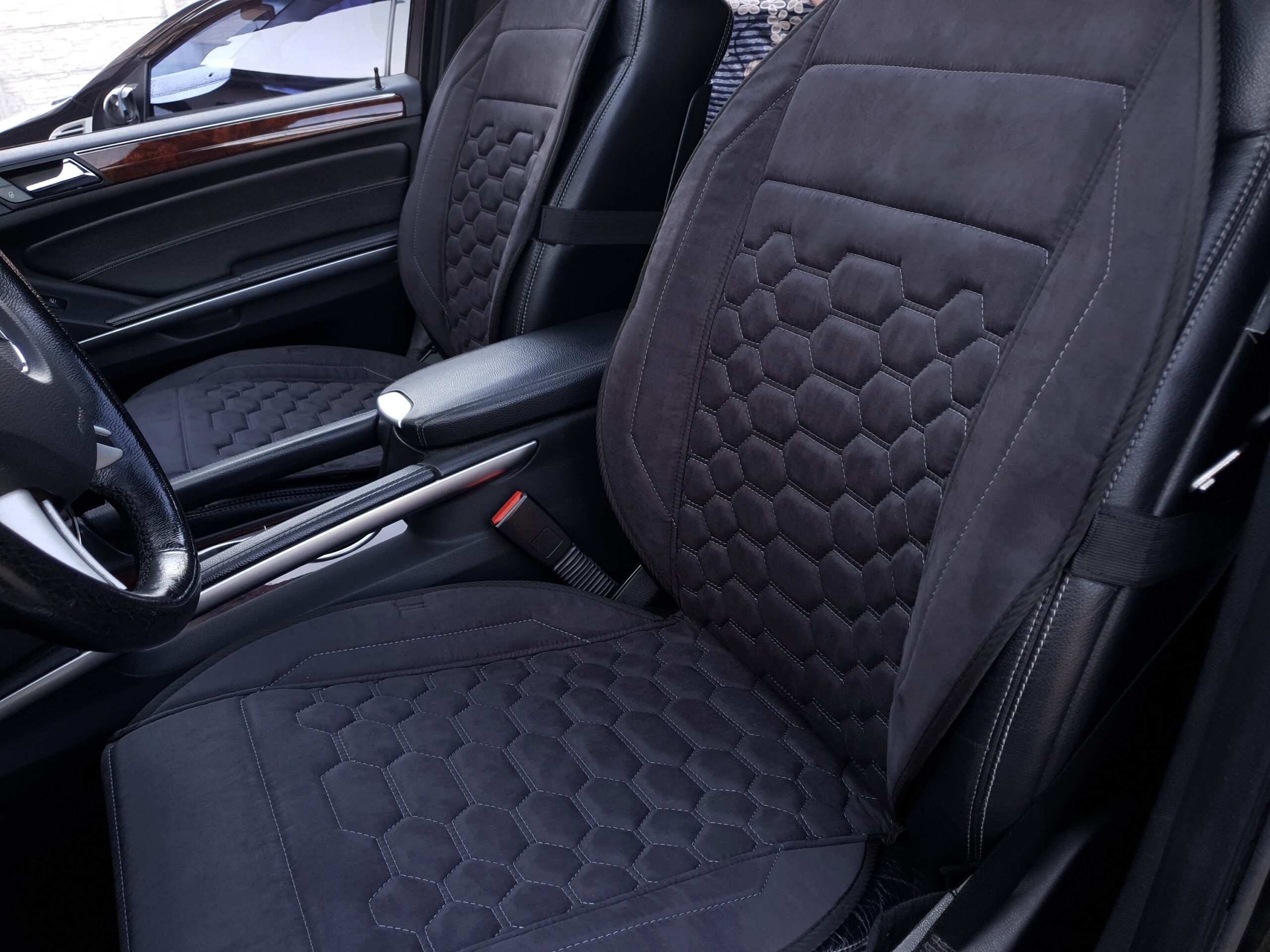 An application scenario or product detail of alcantara car seats - Image 17