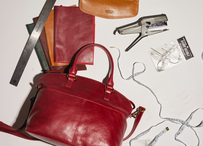 An application scenario or product detail of american leather company - Image 8