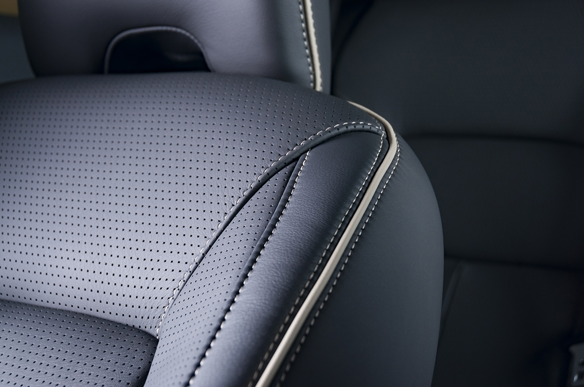 An application scenario or product detail of automotive leather - Image 5