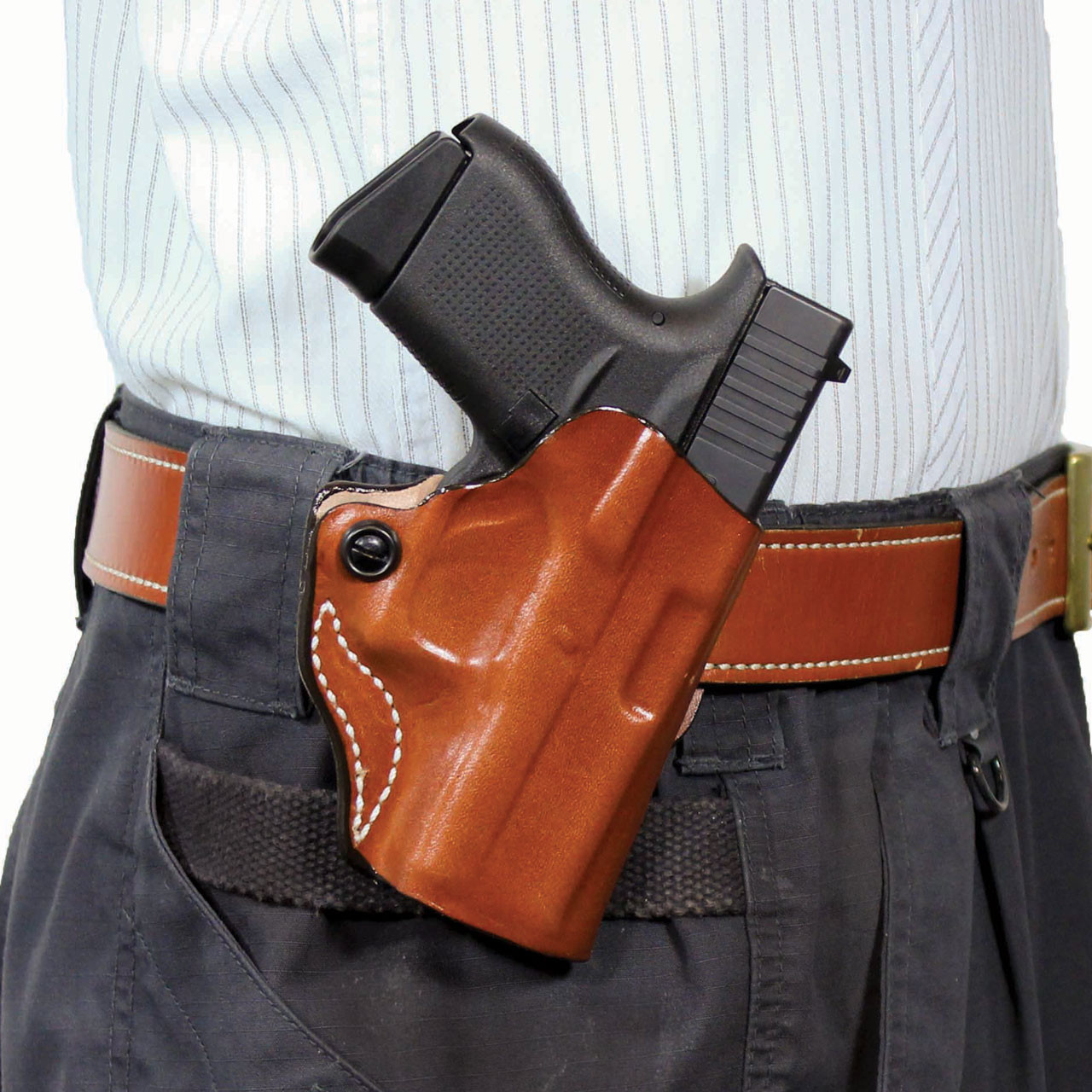 An application scenario or product detail of best custom leather holster makers - Image 11