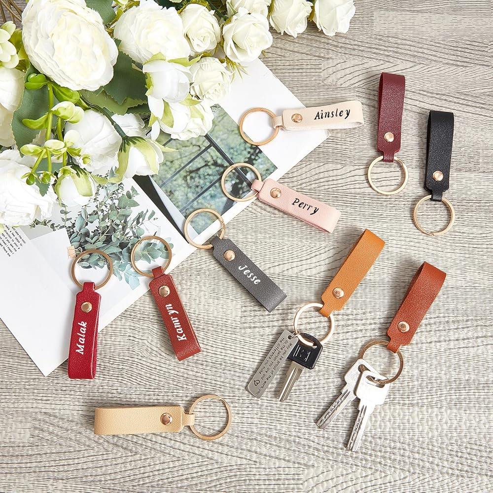 An application scenario or product detail of bulk leather keychains - Image 12