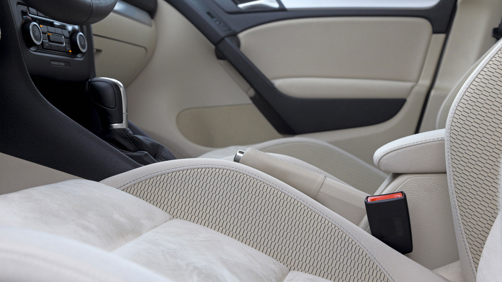 An application scenario or product detail of car seat cloth material - Image 20