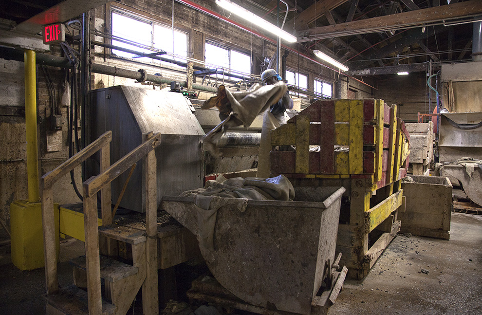 An application scenario or product detail of chicago leather company - Image 9