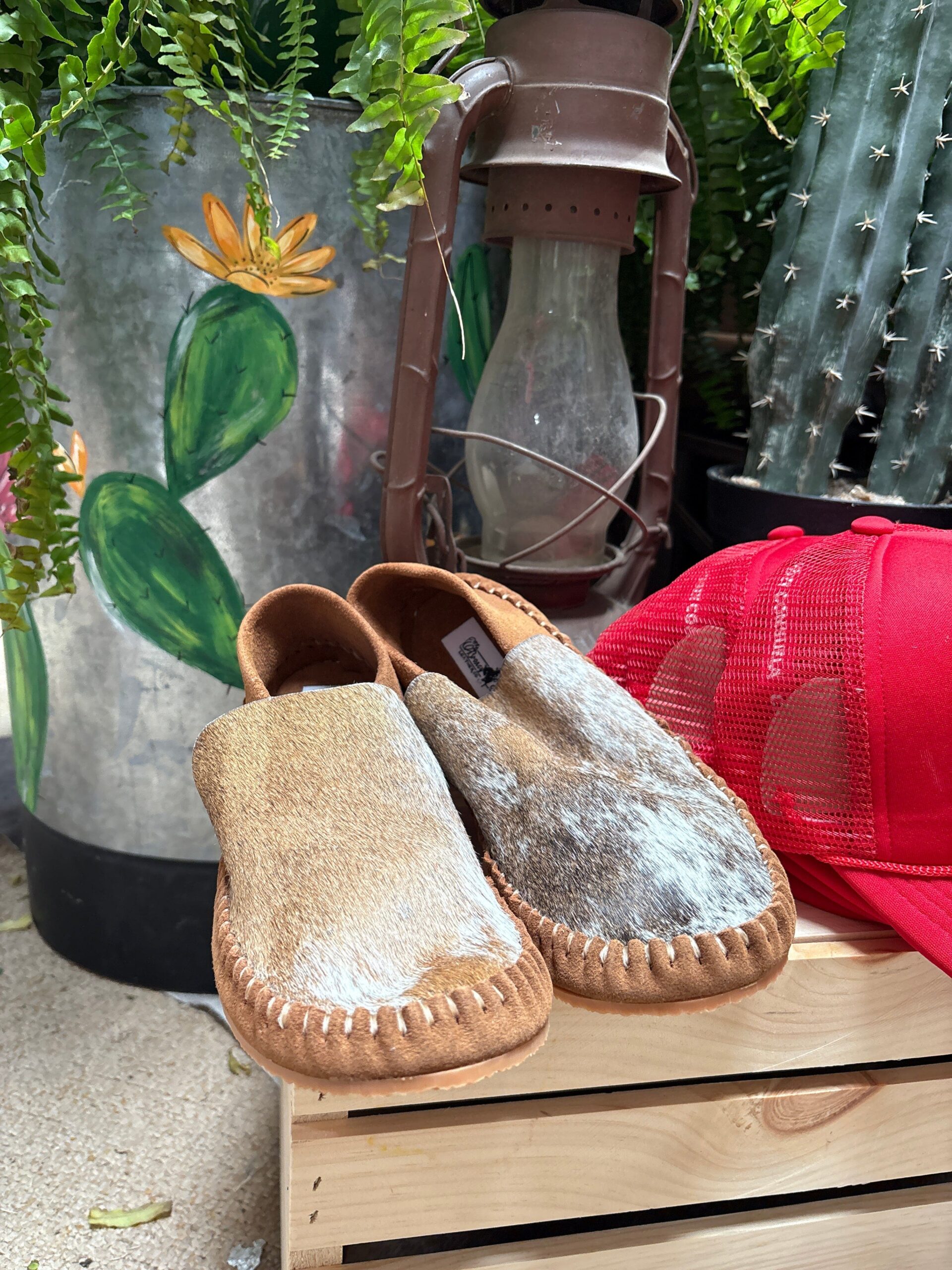 An application scenario or product detail of cowhide shoes women's - Image 2