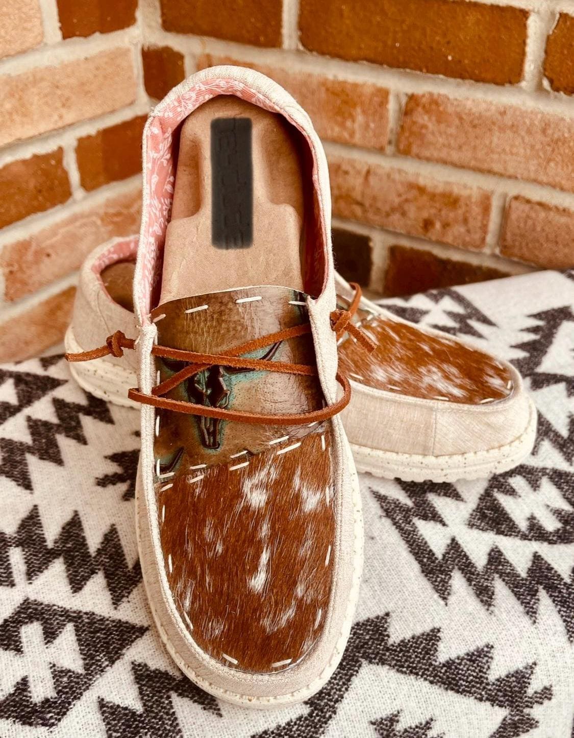 An application scenario or product detail of cowhide shoes women's - Image 4