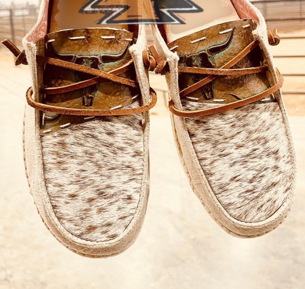 An application scenario or product detail of cowhide shoes women's - Image 17